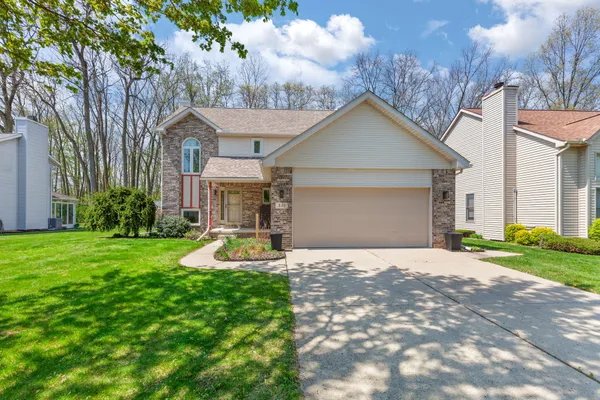 $369,900 | 841 Scarlet Oak Drive, Monroe, MI 48162