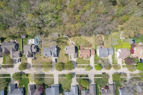 $369,900 | 841 Scarlet Oak Drive, Monroe, MI 48162