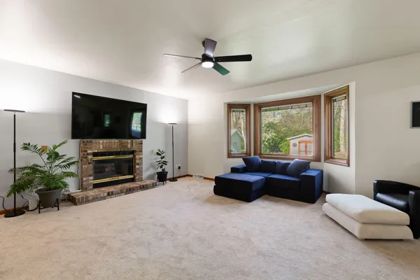 $369,900 | 841 Scarlet Oak Drive, Monroe, MI 48162