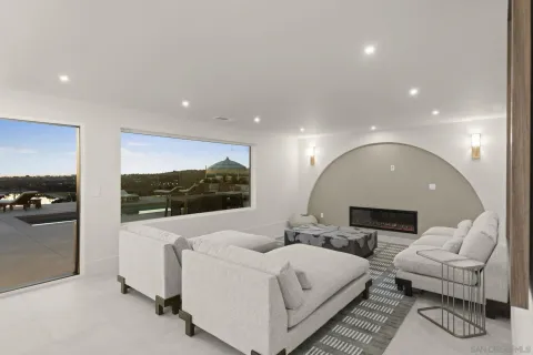 $3,790,000 | 3080 Lloyd Street, San Diego, CA 92117