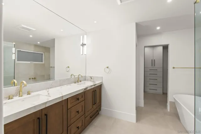 $3,790,000 | 3080 Lloyd Street, San Diego, CA 92117