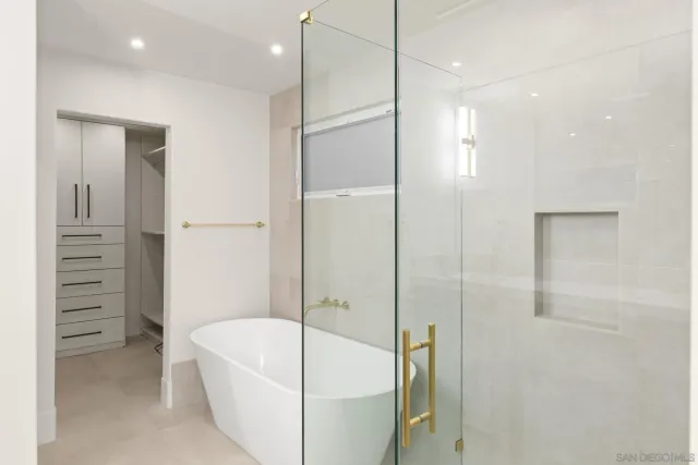 $3,790,000 | 3080 Lloyd Street, San Diego, CA 92117