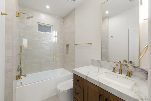 $3,790,000 | 3080 Lloyd Street, San Diego, CA 92117