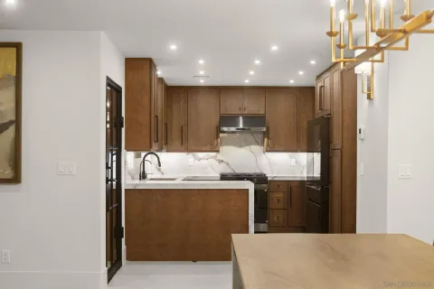 $3,790,000 | 3080 Lloyd Street, San Diego, CA 92117