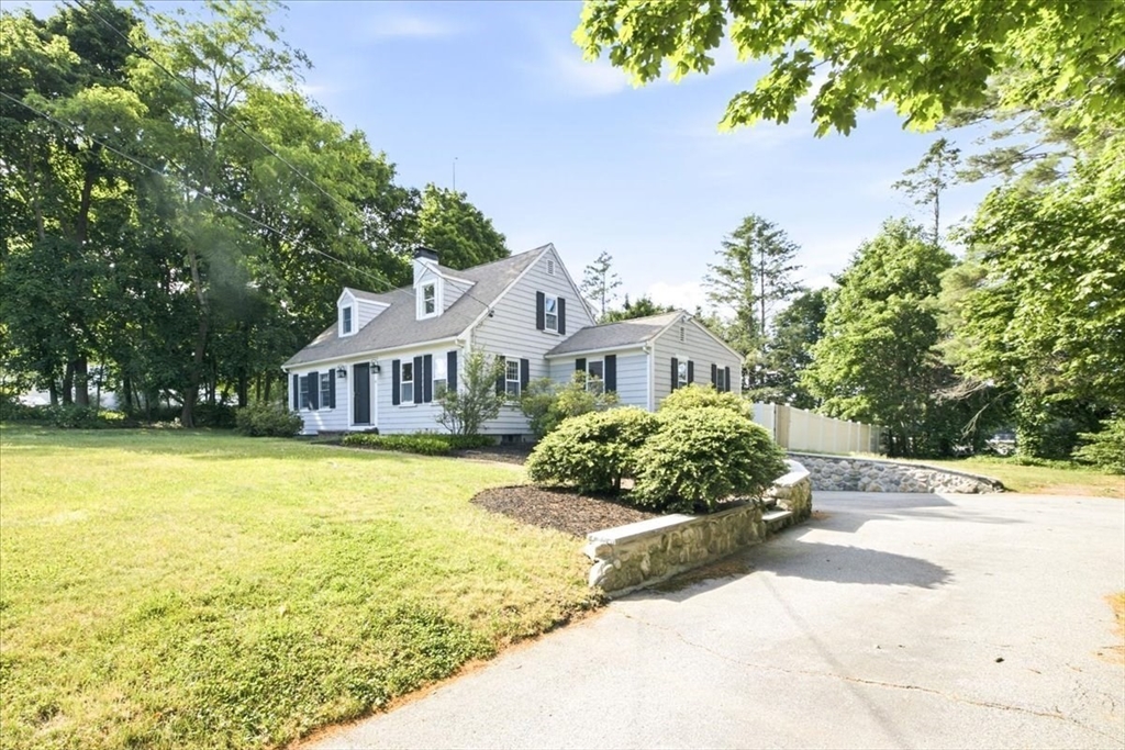 320 First Parish Road Scituate, MA 02066 - Photo 3 of 34