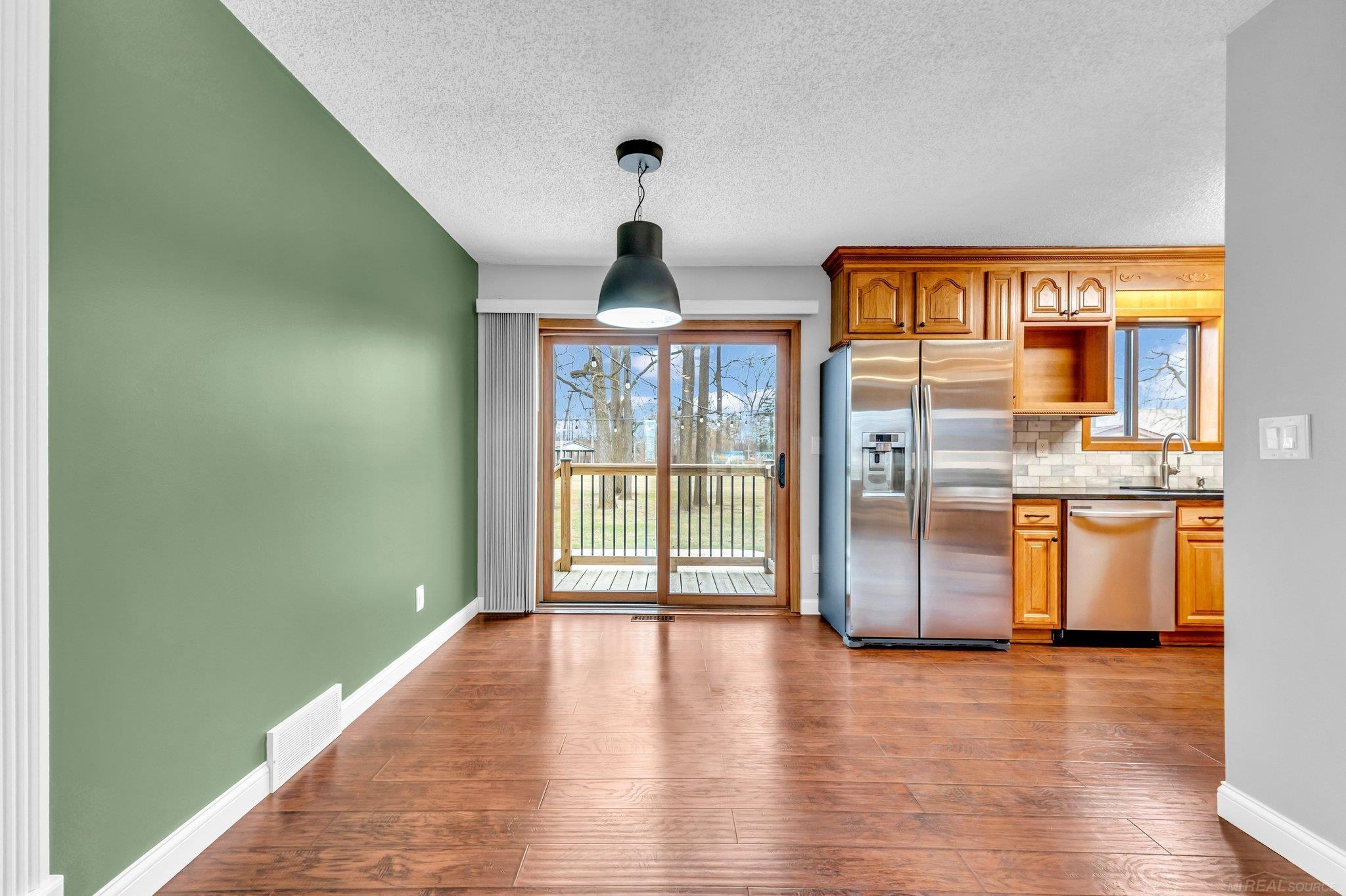 5046 Van Slyke Road Flint, MI 48507 - Photo 7 of 49 50163248-c2f2c111-77a5-4ee1-b013-f62b4aa42d4a.JPG