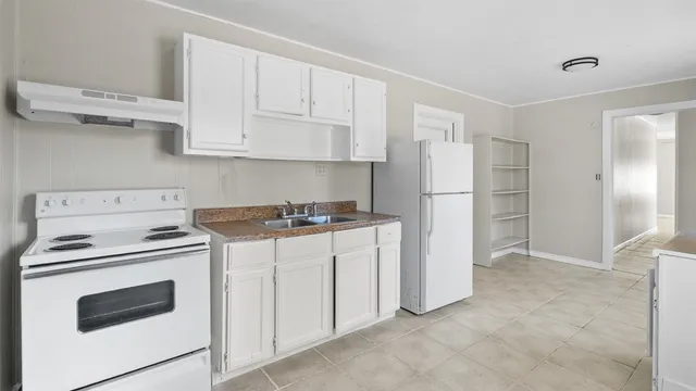 $975 | 905 St Lawrence River Road, Conroe, TX 77316