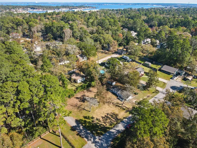 $975 | 905 St Lawrence River Road, Conroe, TX 77316