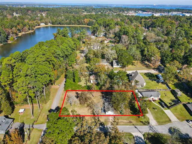 $975 | 905 St Lawrence River Road, Conroe, TX 77316