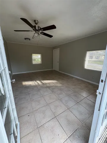 $975 | 905 St Lawrence River Road, Conroe, TX 77316