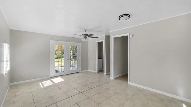 $975 | 905 St Lawrence River Road, Conroe, TX 77316