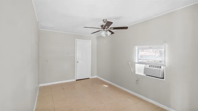 $975 | 905 St Lawrence River Road, Conroe, TX 77316