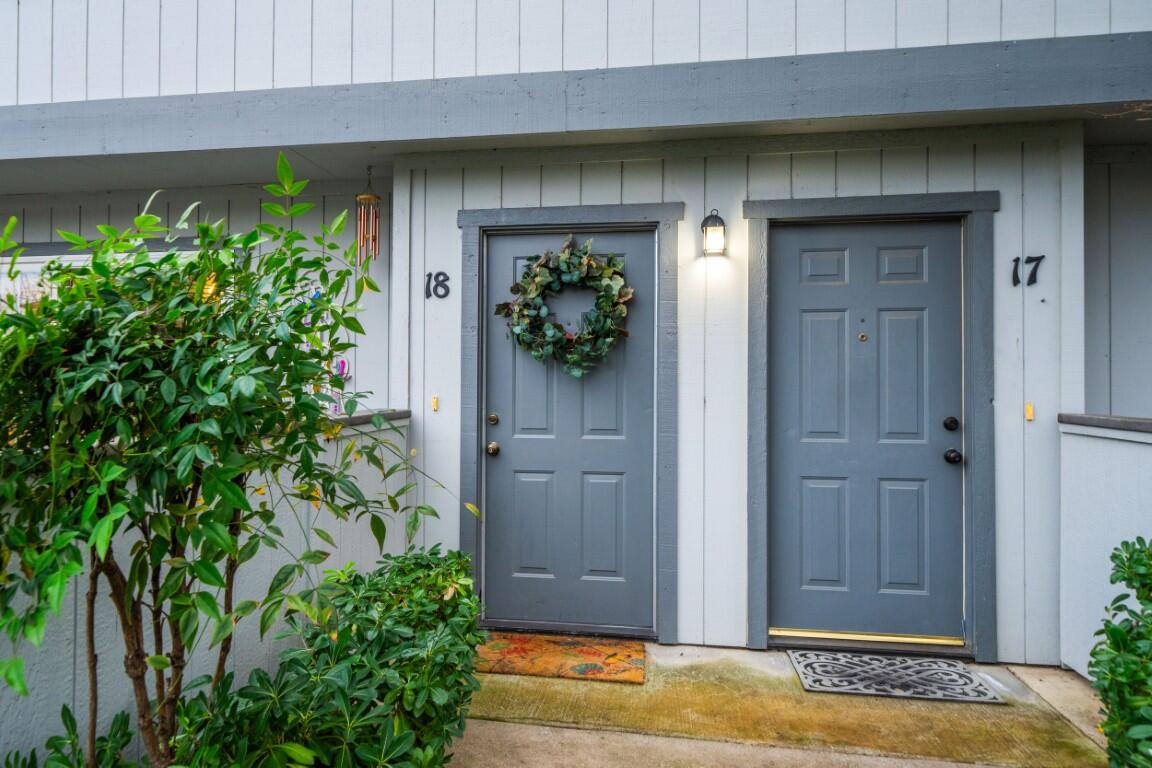 200 Ridgetop Drive, Unit 18 Redding, CA 96003 - Photo 5 of 35 IMG-05