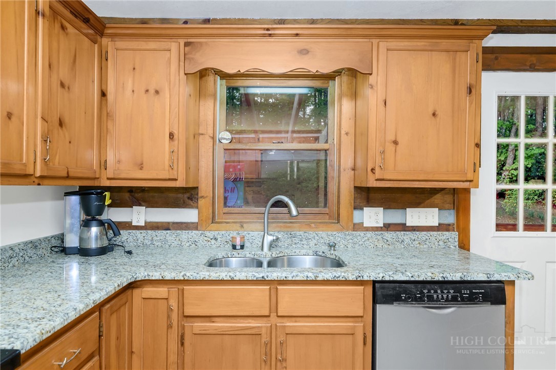 214 Deer Ridge Road Crumpler, NC 28617 - Photo 5 of 40