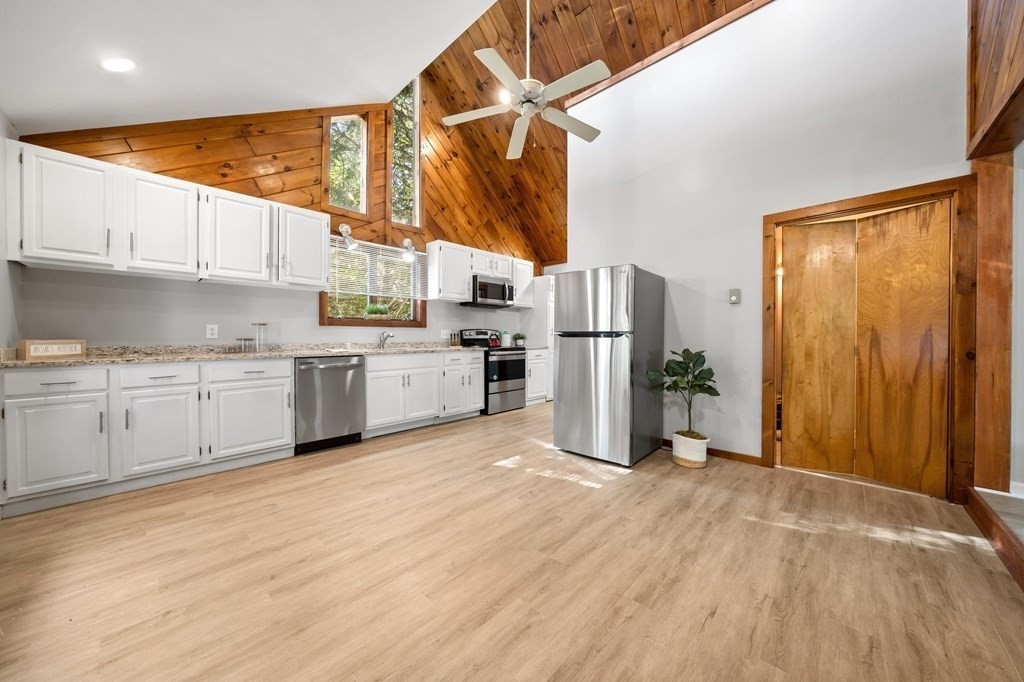 15 Volkmar Road Worcester, MA 01606 - Photo 12 of 36