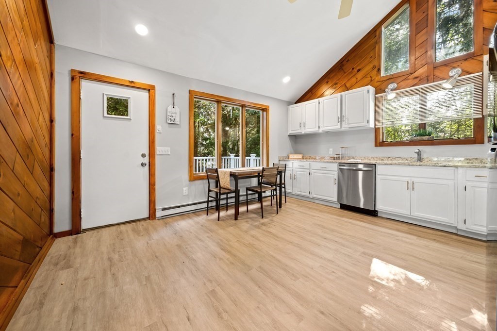 15 Volkmar Road Worcester, MA 01606 - Photo 14 of 36