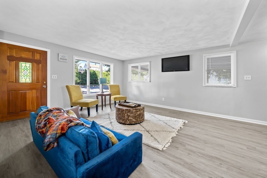 15 Volkmar Road Worcester, MA 01606 - Photo 8 of 36
