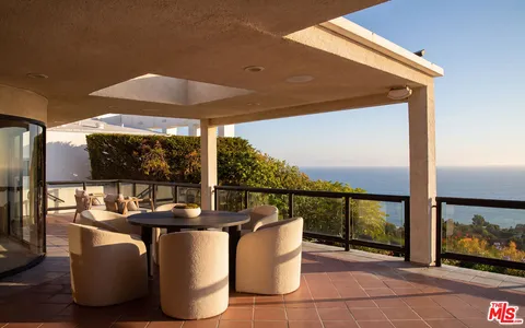 $7,450,000 | 24750 Vantage Point Terrace, Malibu, CA 90265