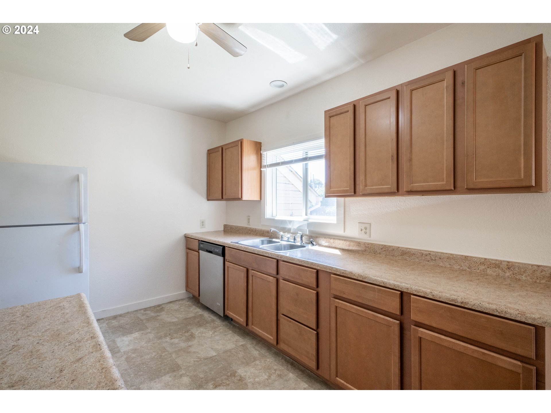 236 Cleveland Street Lebanon, OR 97355 - Photo 11 of 36 Gallery Image 11