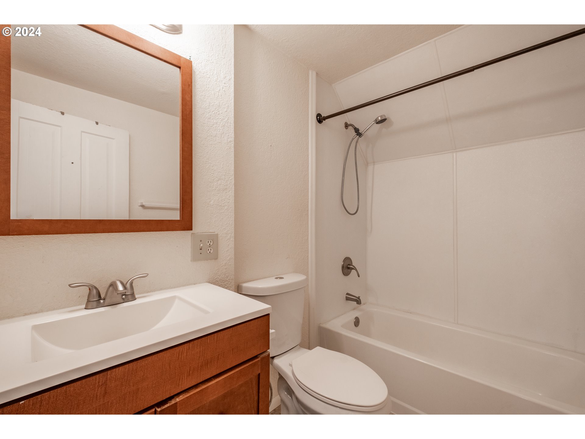 236 Cleveland Street Lebanon, OR 97355 - Photo 6 of 36 Gallery Image 6
