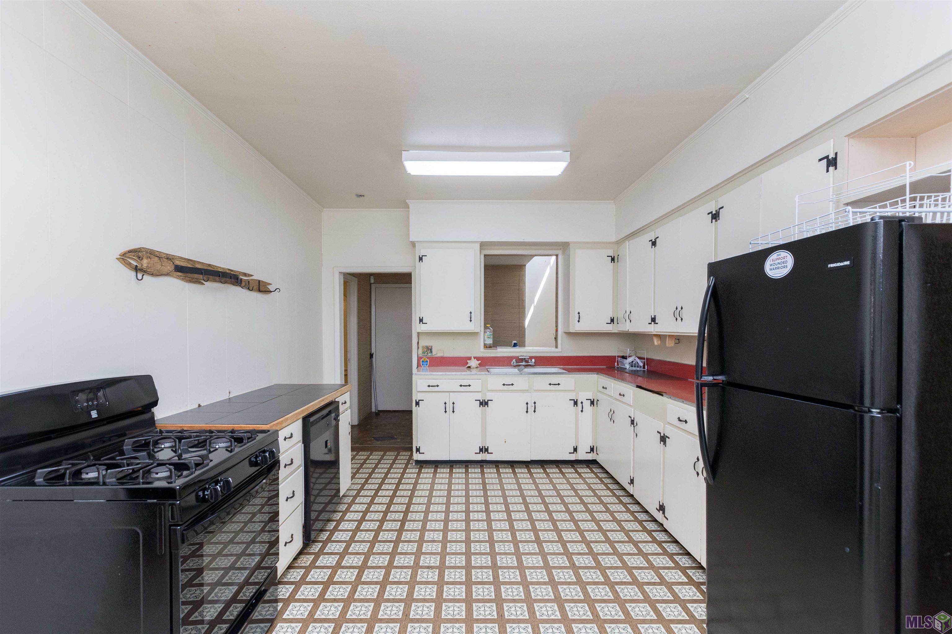 3027 South Eugene Street Baton Rouge, LA 70808 - Photo 5 of 25 Kitchen