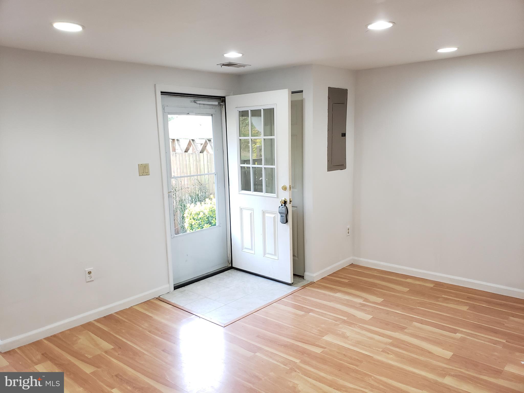 424 Legato Terrace Silver Spring, MD 20901 - Photo 3 of 14 Foyer