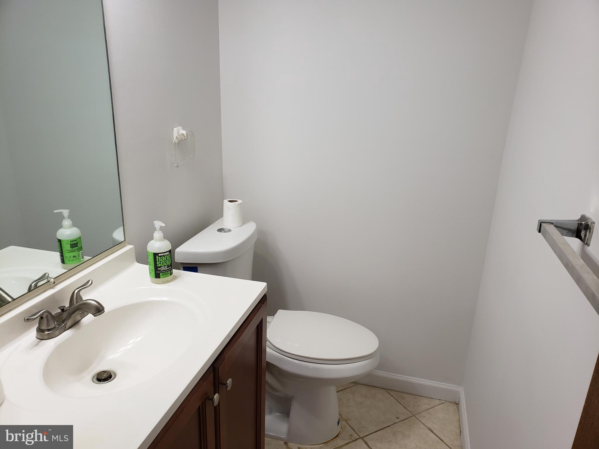 424 Legato Terrace Silver Spring, MD 20901 - Photo 6 of 14 Half Bath