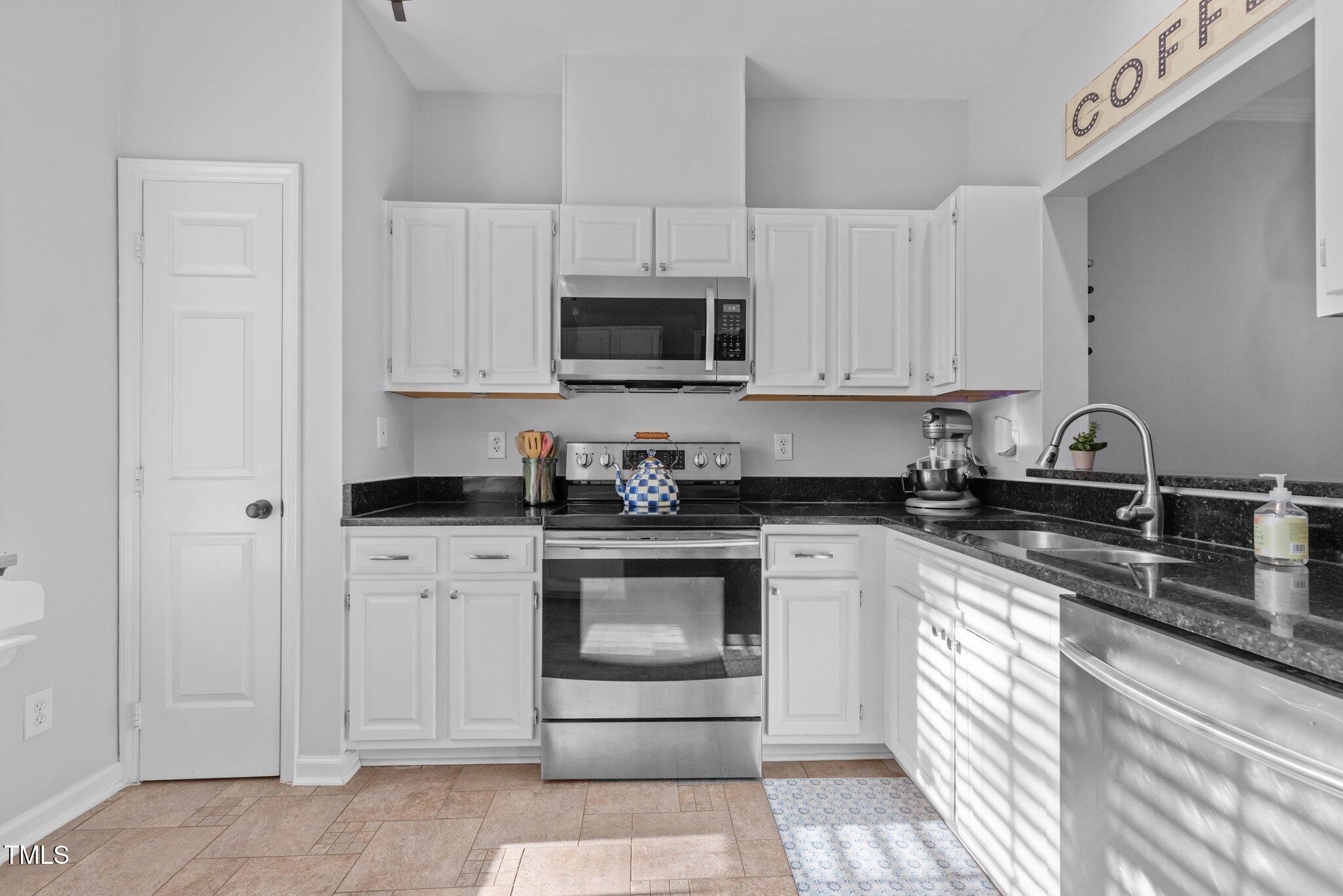 4448 Still Pines Drive Raleigh, NC 27613 - Photo 7 of 35 18-web-or-mls-8Y3A5940