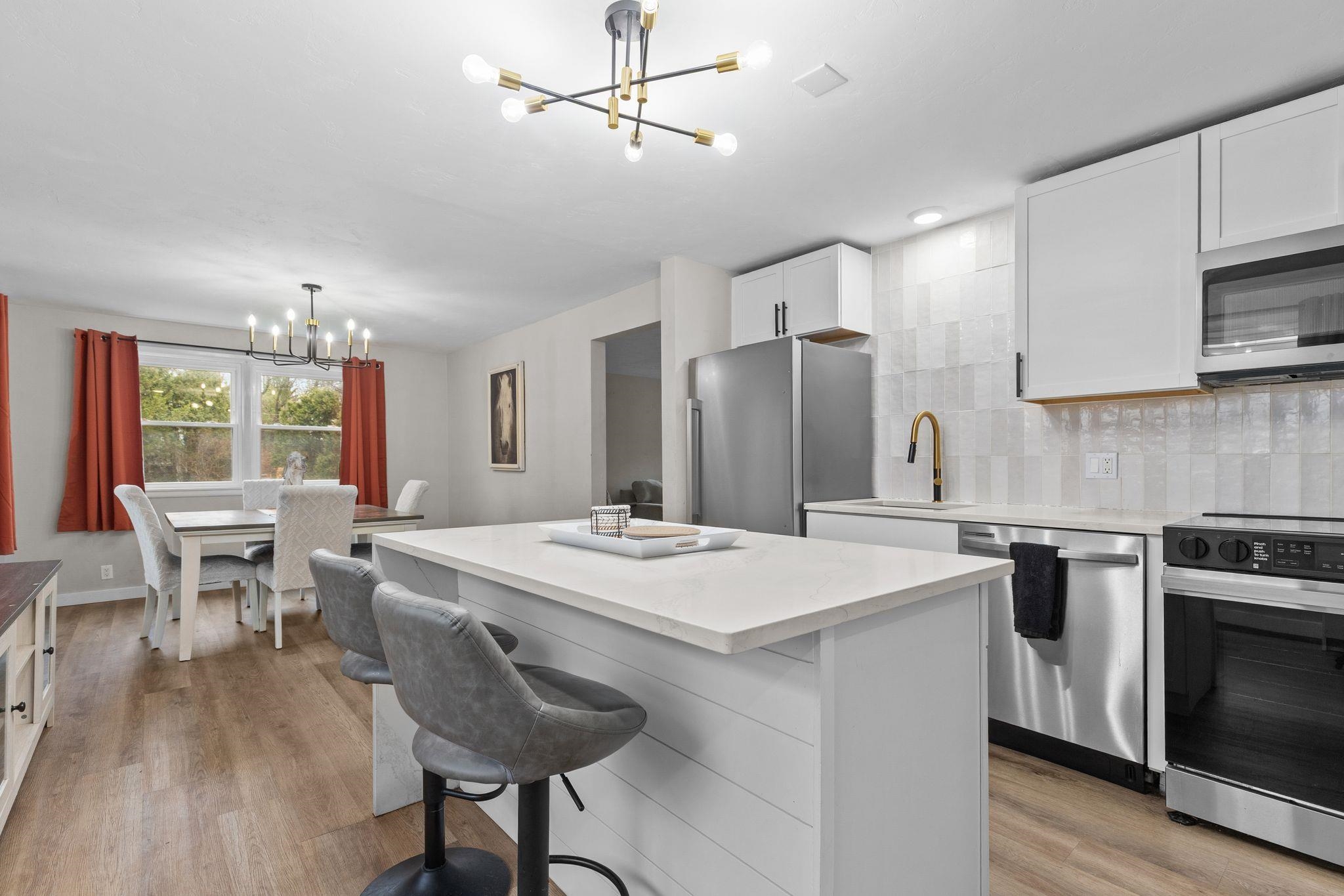 2007 South Gladys Avenue Appleton, WI 54915 - Photo 13 of 38