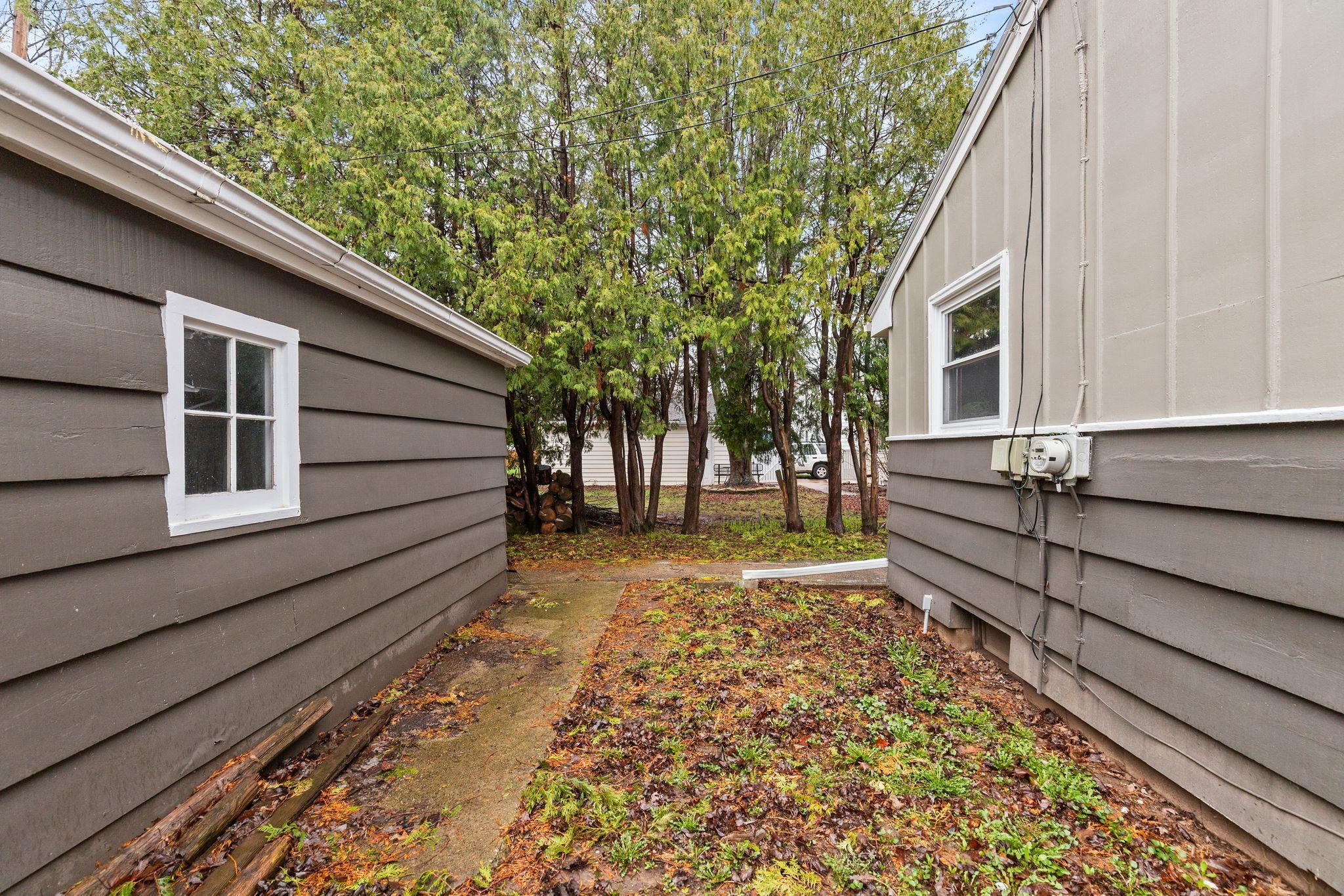 2007 South Gladys Avenue Appleton, WI 54915 - Photo 30 of 38