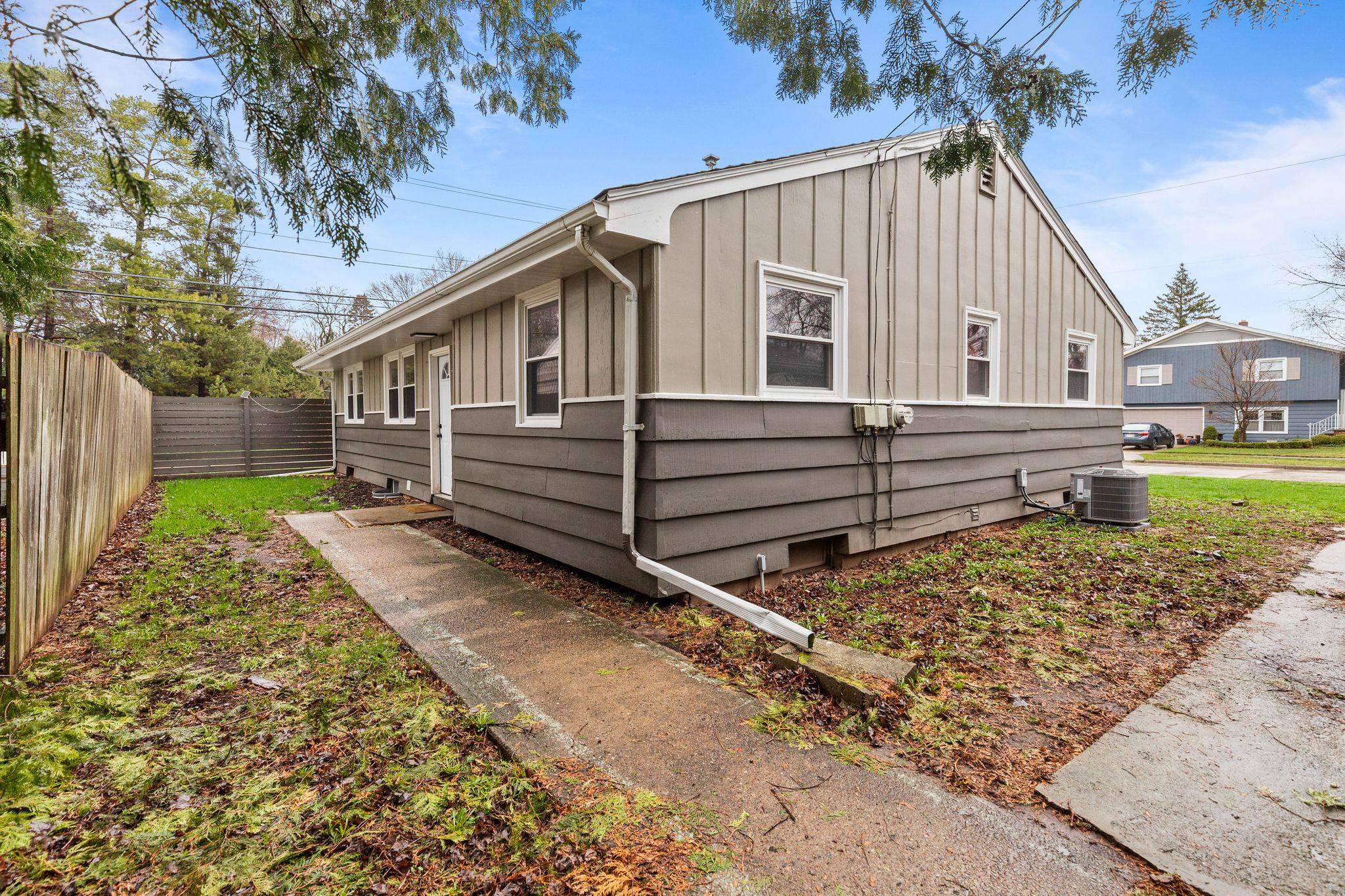 2007 South Gladys Avenue Appleton, WI 54915 - Photo 31 of 38