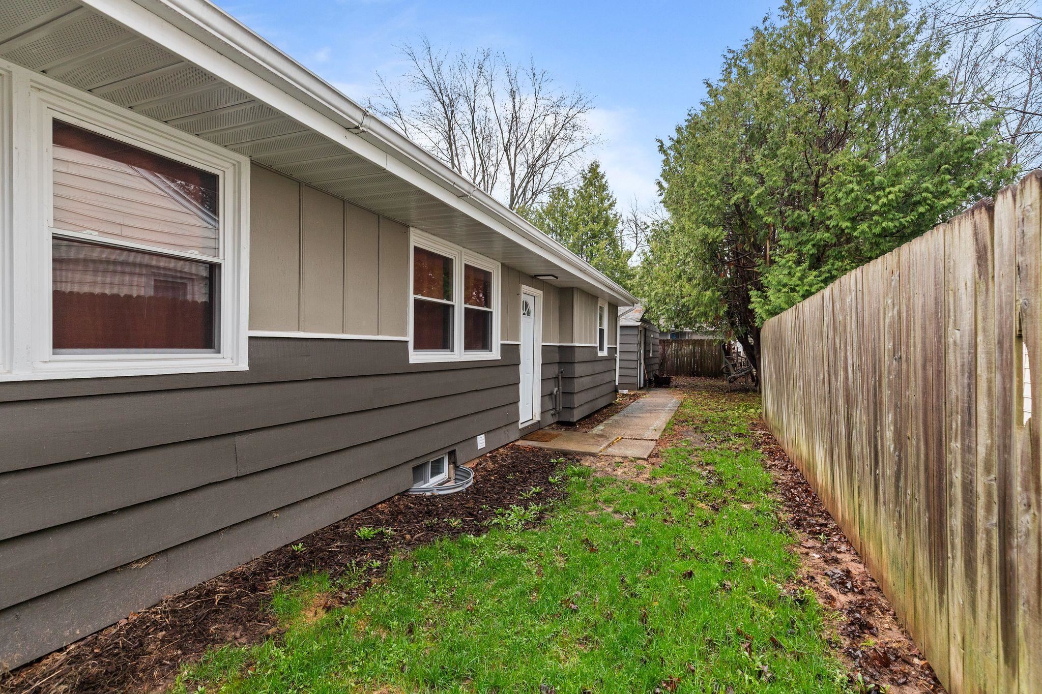 2007 South Gladys Avenue Appleton, WI 54915 - Photo 32 of 38