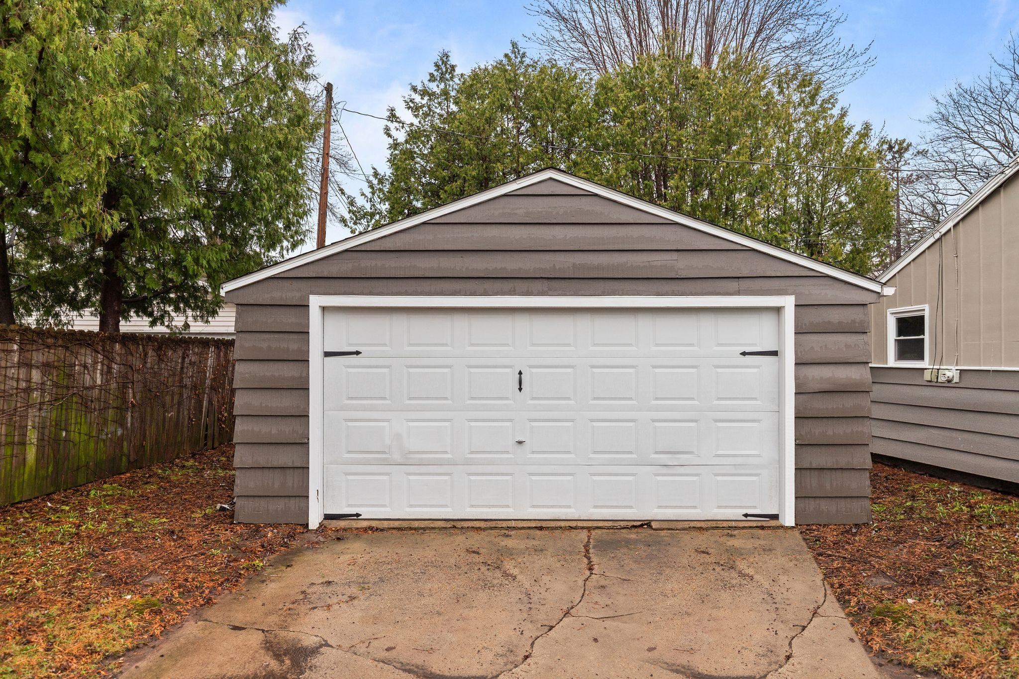 2007 South Gladys Avenue Appleton, WI 54915 - Photo 33 of 38