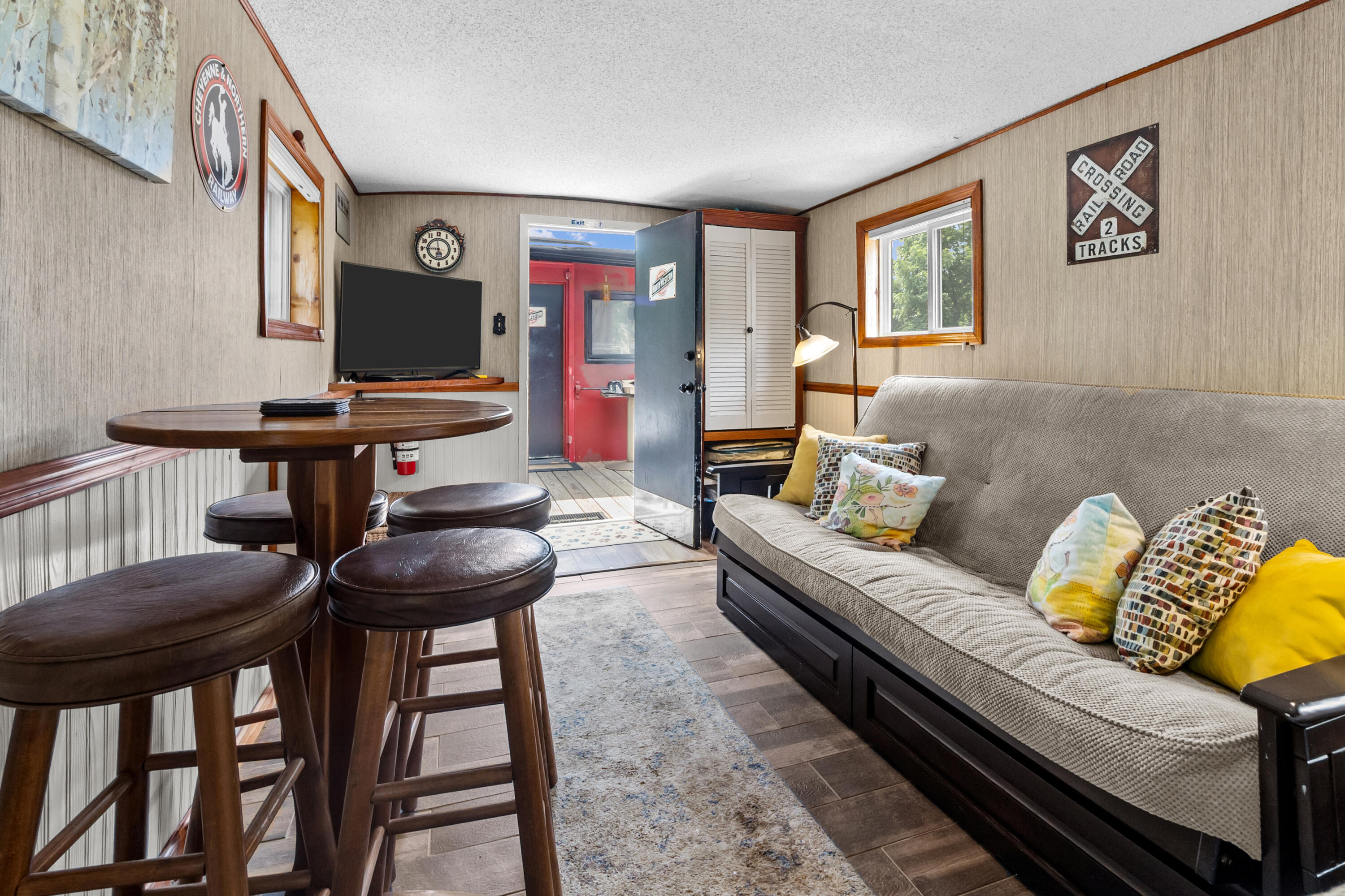 301 East Townline Road Lake Geneva, WI 53147 - Photo 6 of 11 Sitting area