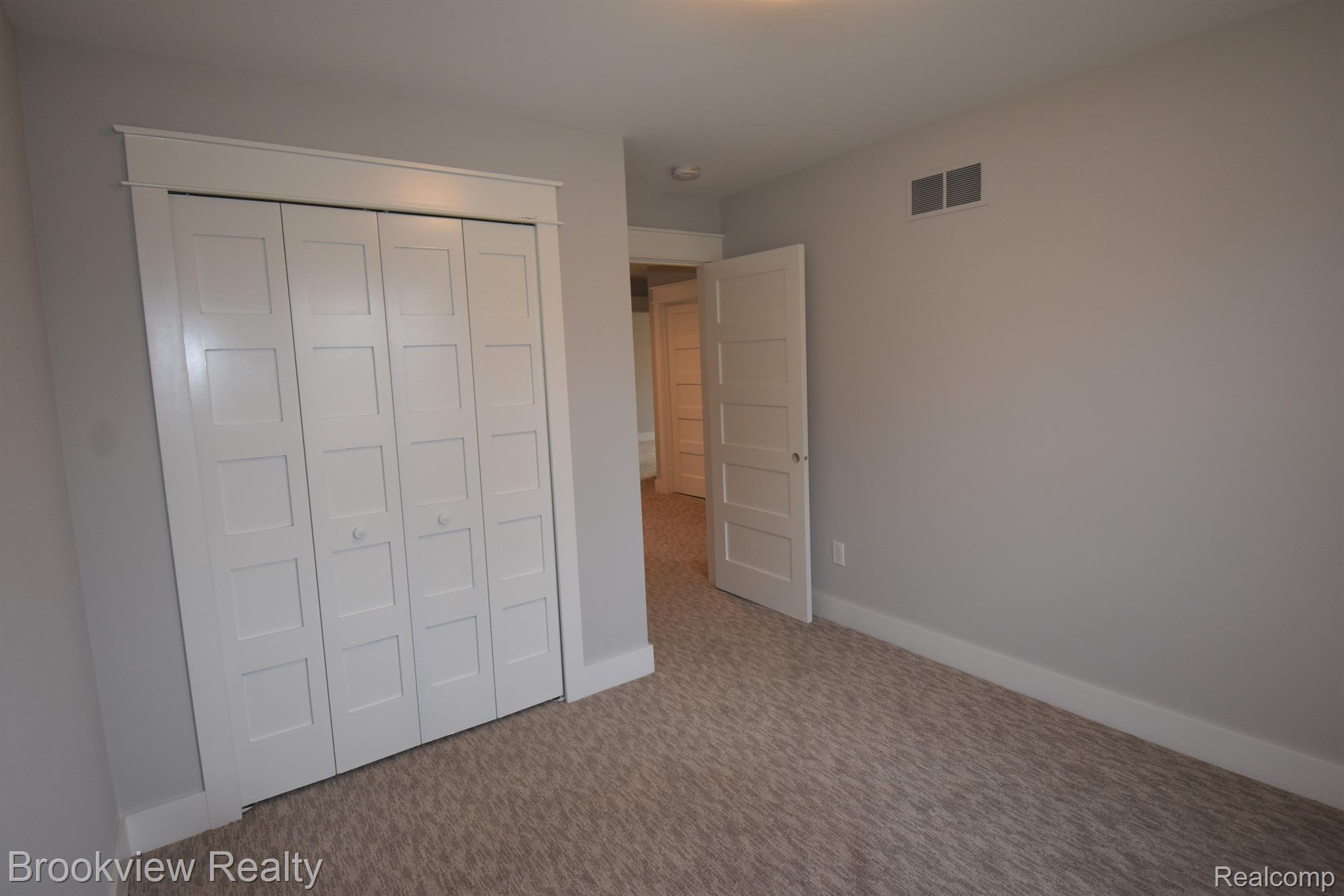 2893 Dearborn Avenue Rochester, MI 48309 - Photo 20 of 27 Bedroom 3