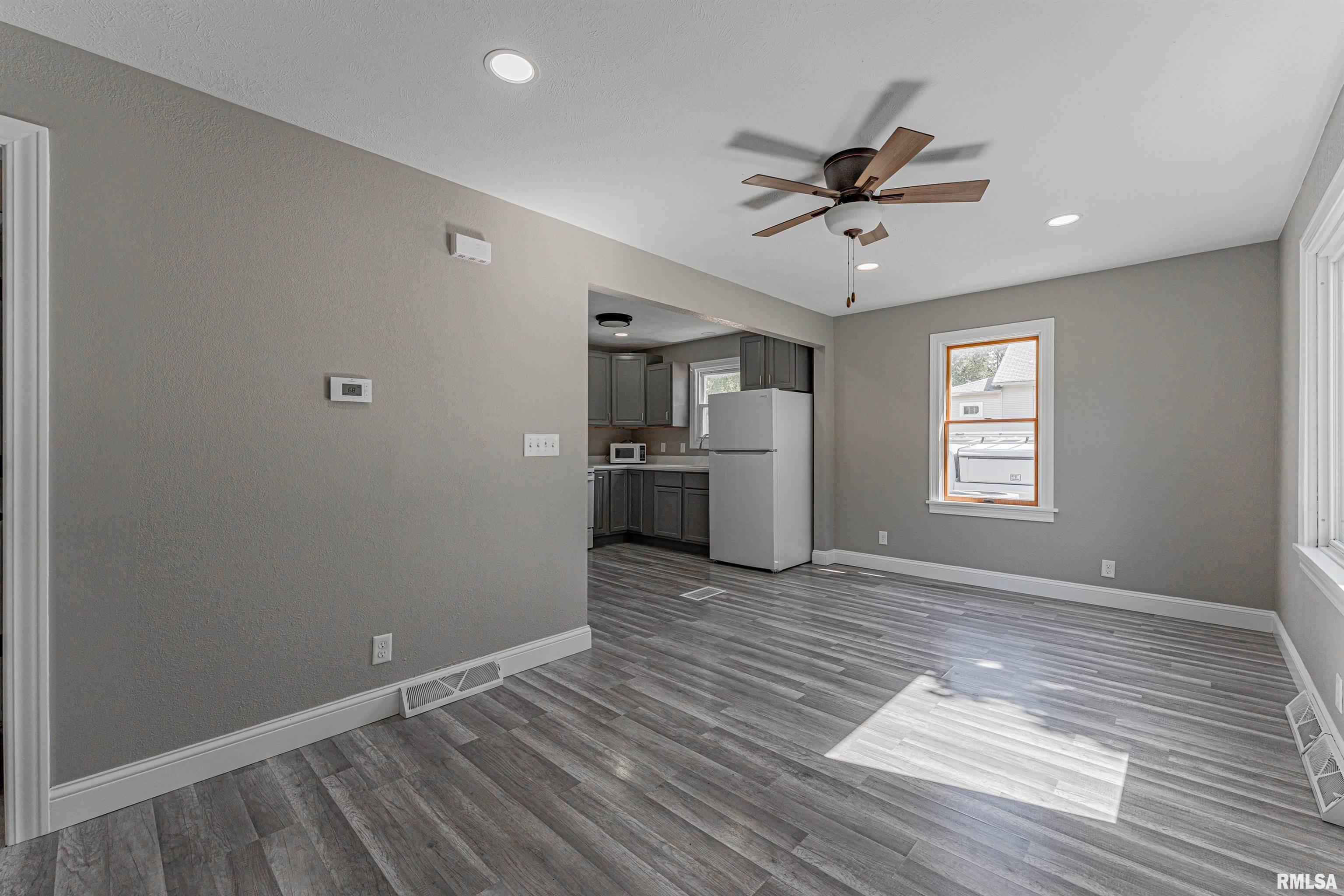 703 South Kickapoo Street Lincoln, IL 62656 - Photo 7 of 42