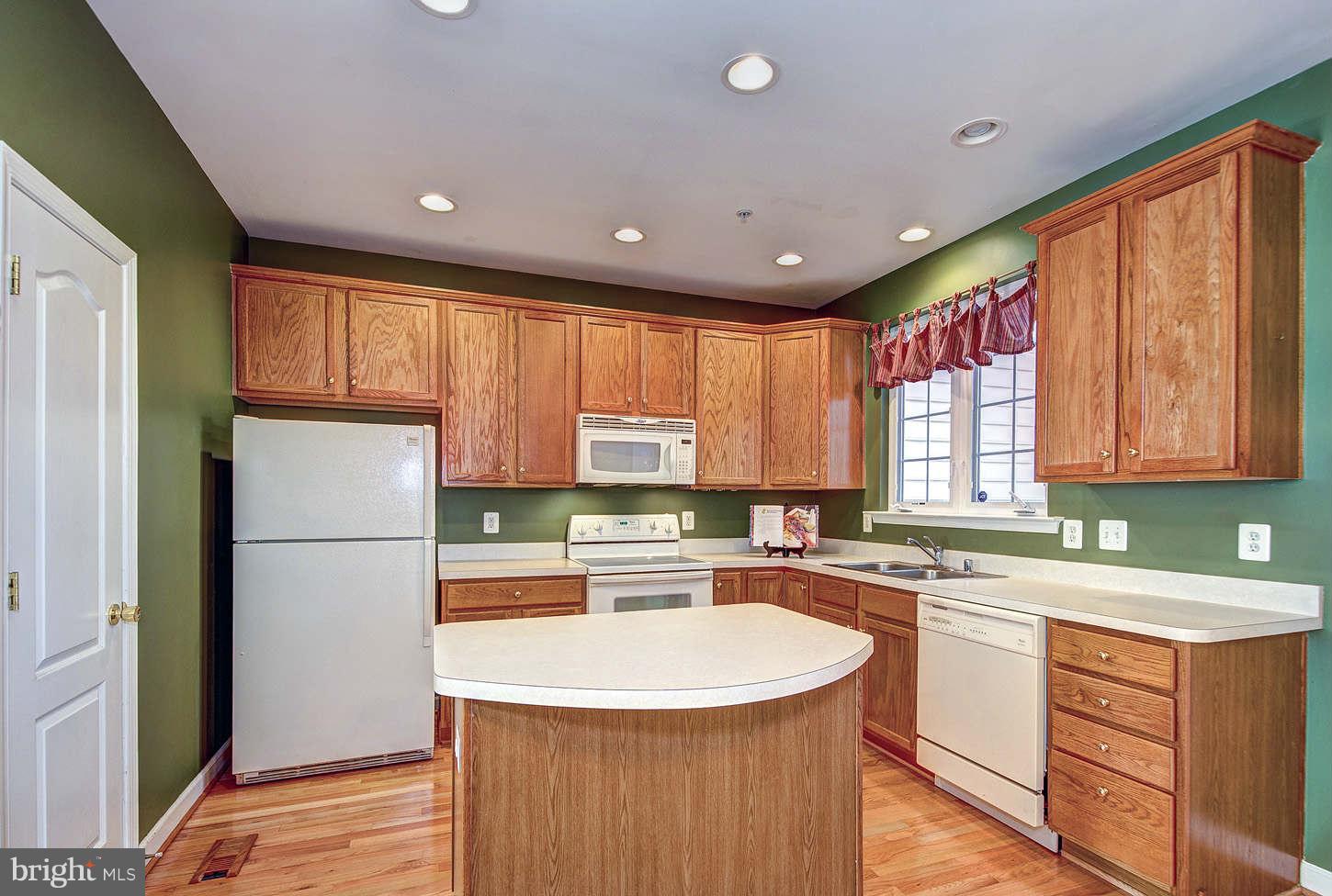 8122 Mississippi Road Laurel, MD 20724 - Photo 2 of 30 Kitchen