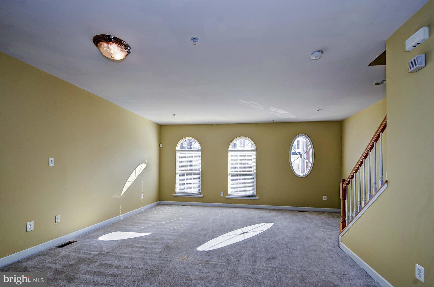 8122 Mississippi Road Laurel, MD 20724 - Photo 11 of 30 Living Room