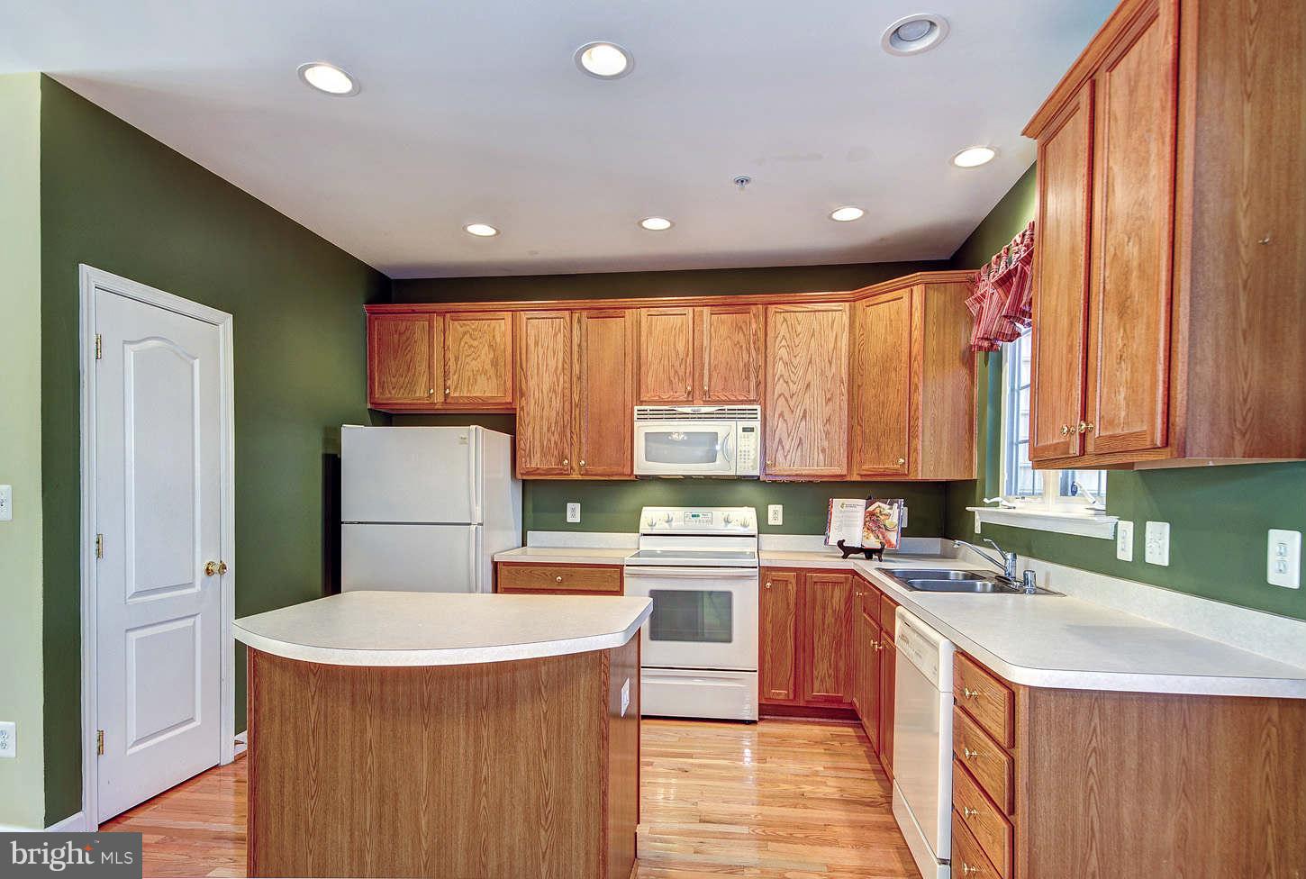 8122 Mississippi Road Laurel, MD 20724 - Photo 3 of 30 Kitchen