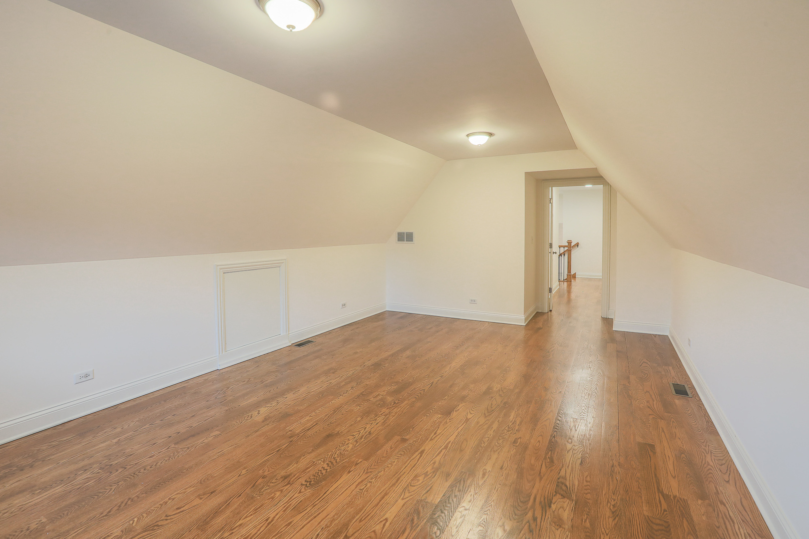 7820 South County Line Road Burr Ridge, IL 60527 - Photo 33 of 40 a view of empty room with wooden floor