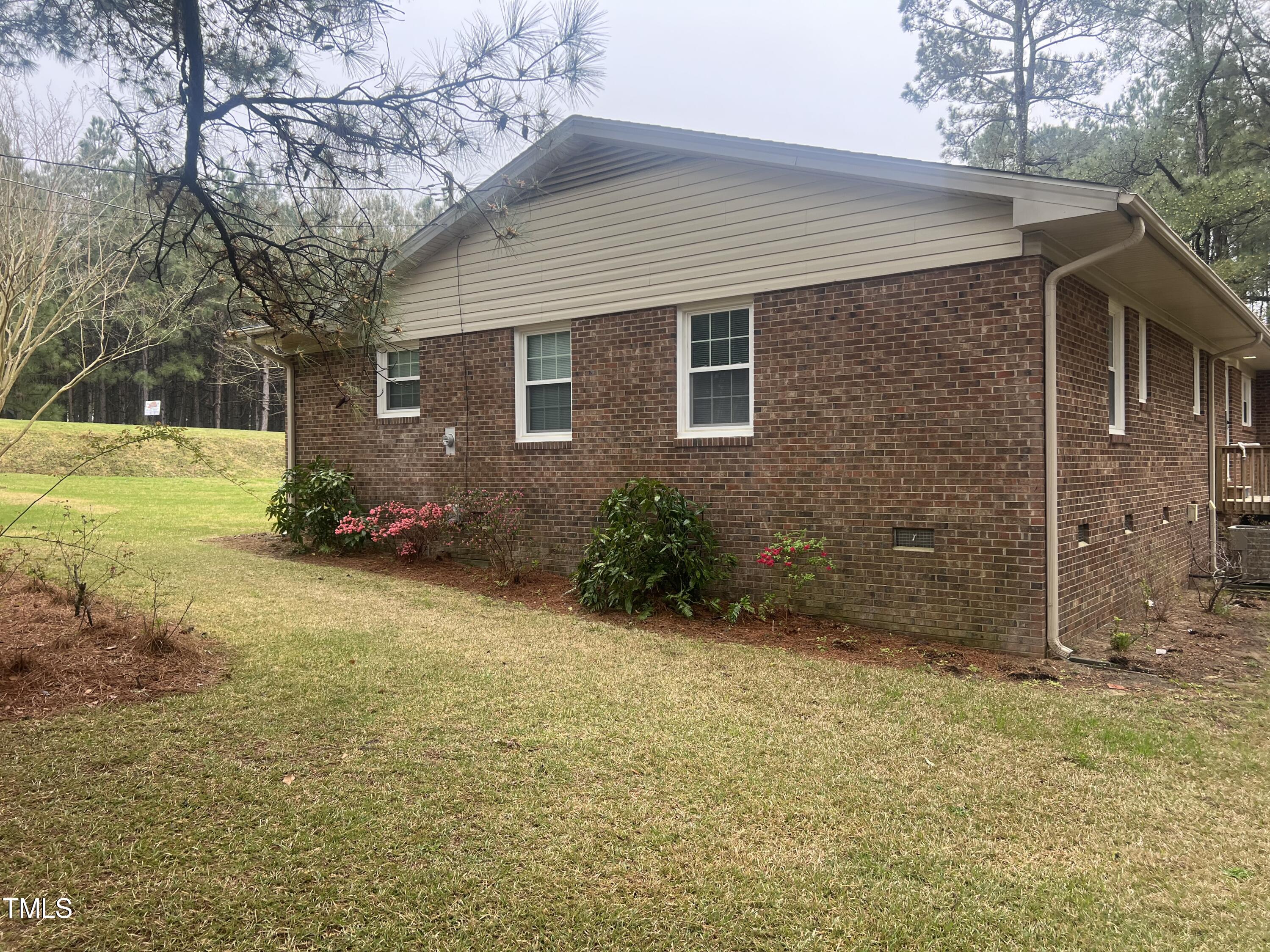 142 McLamb Road Coats, NC 27521 - Photo 5 of 56 IMG_9686