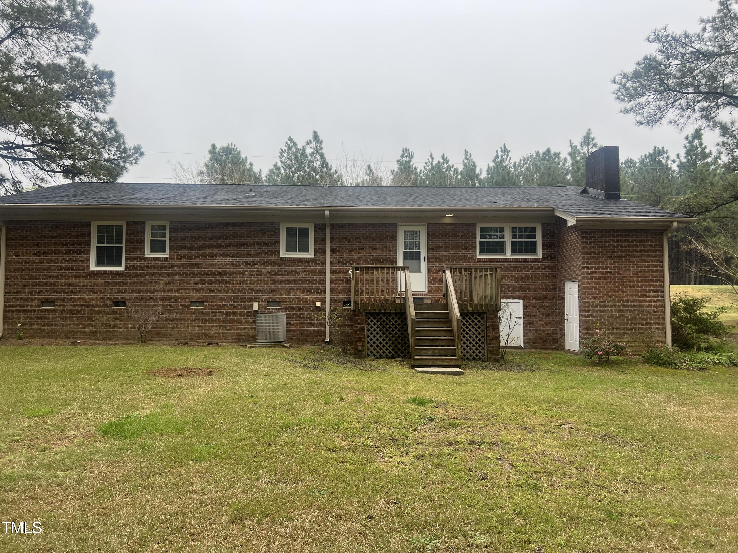 142 McLamb Road Coats, NC 27521 - Photo 7 of 56 IMG_9688