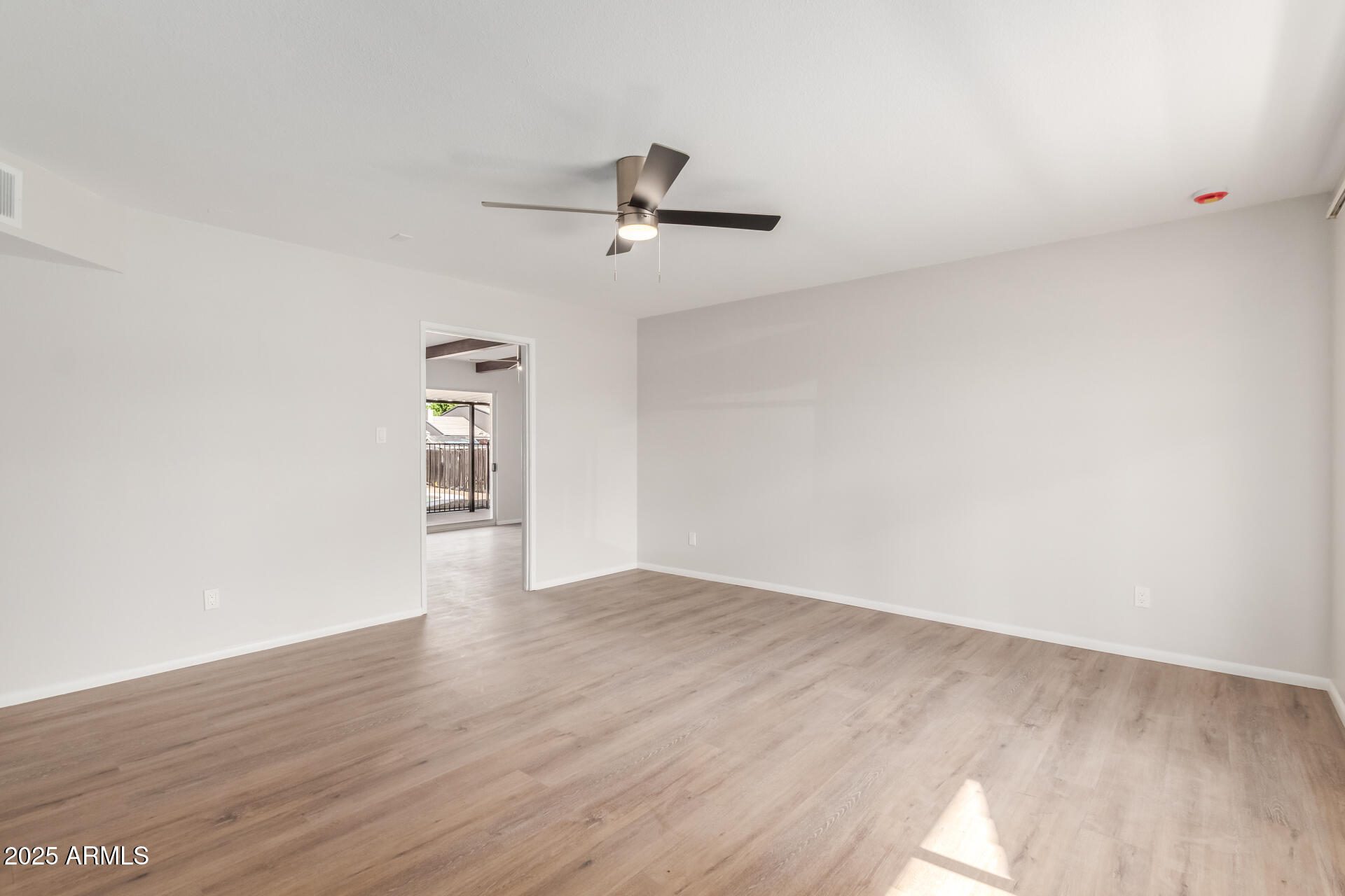 9033 North 15th Drive Phoenix, AZ 85021 - Photo 1 of 28 06 15th