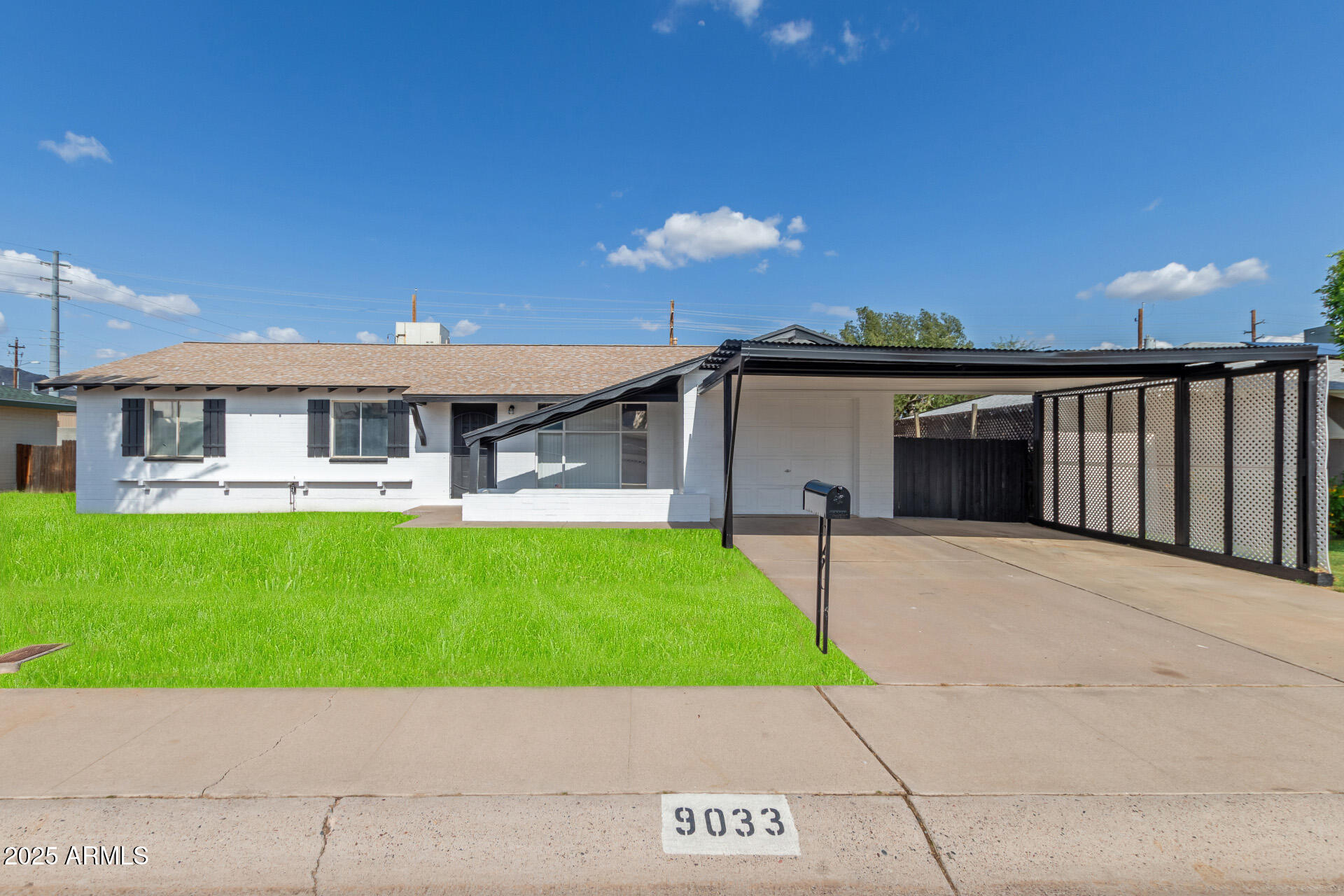 9033 North 15th Drive Phoenix, AZ 85021 - Photo 18 of 28 001 - Grass