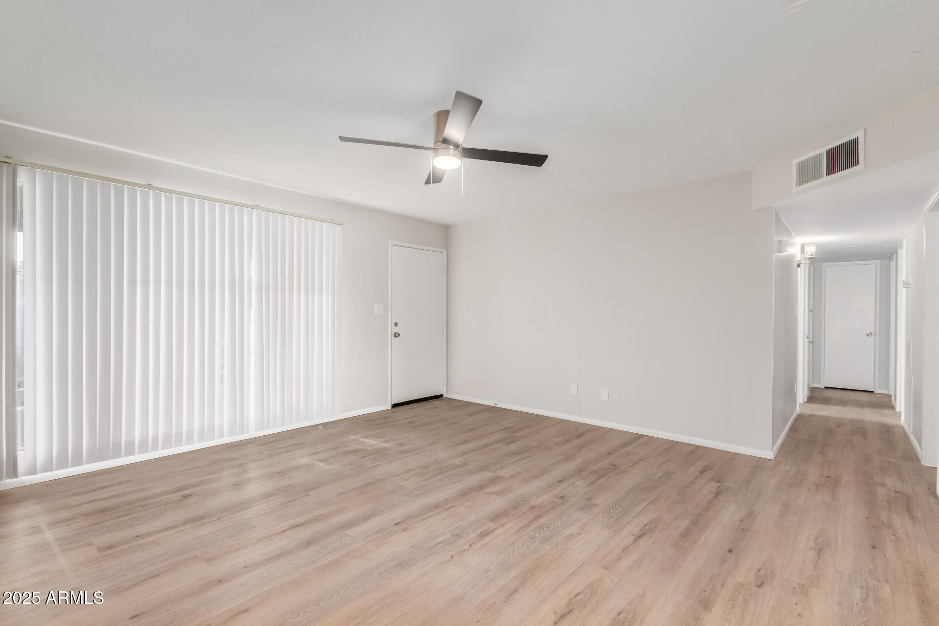 9033 North 15th Drive Phoenix, AZ 85021 - Photo 2 of 28 07 15th