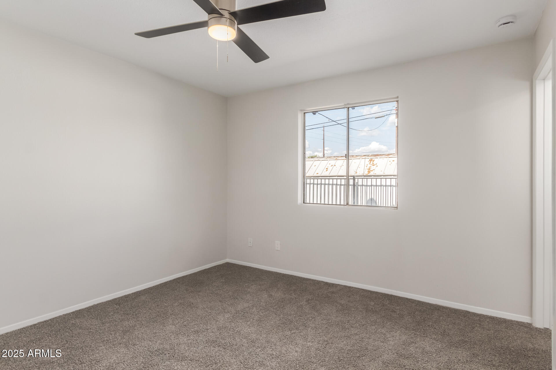 9033 North 15th Drive Phoenix, AZ 85021 - Photo 9 of 28 14 15th