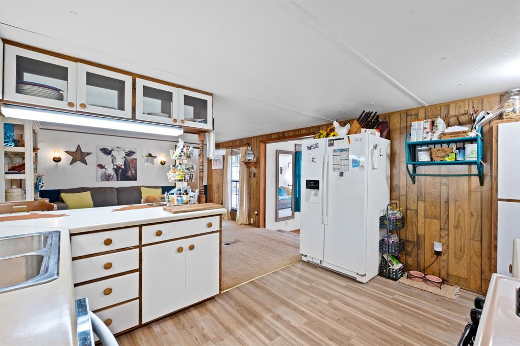 1500 County Road 404 Comanche, TX 76442 - Photo 18 of 39 a very nice looking room with a large window