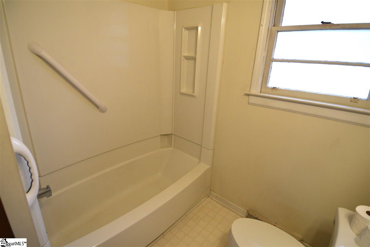 103 Meeks Road Belton, SC 29627 - Photo 9 of 16 Gallery Image 9