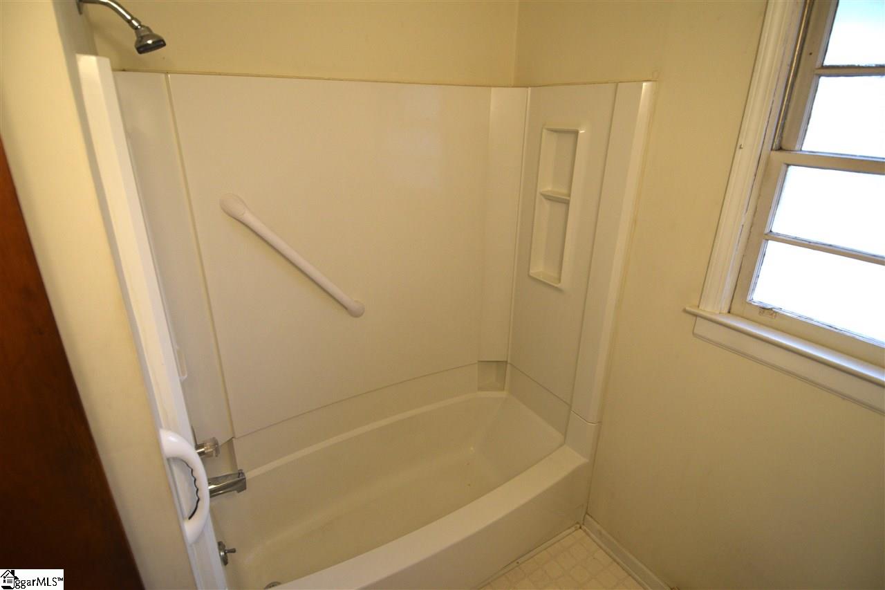 103 Meeks Road Belton, SC 29627 - Photo 10 of 16 Gallery Image 10