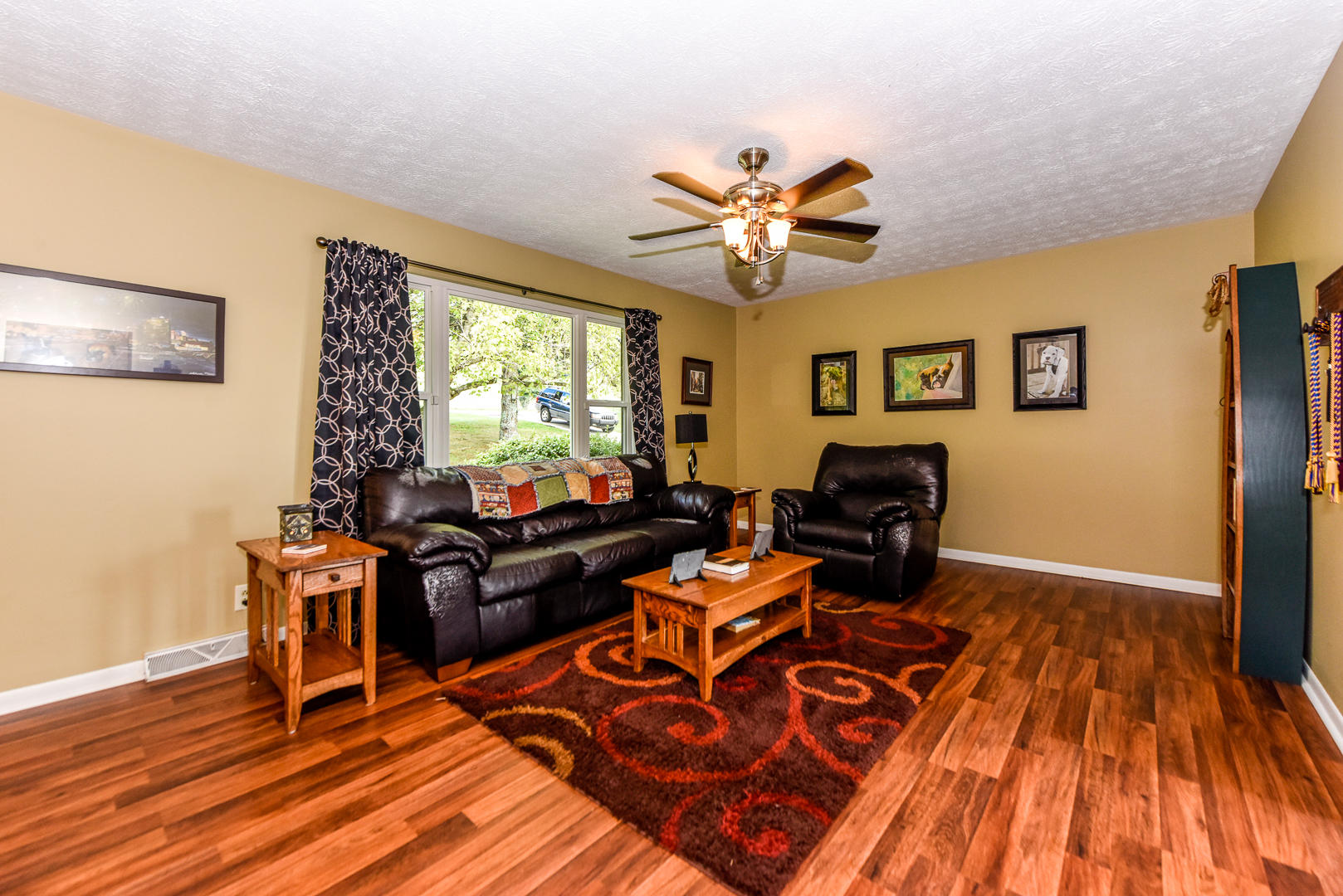 121 Alpine Drive Corryton, TN 37721 - Photo 6 of 29 Living room